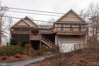 634 Lakeview Dr, Cross Junction, VA 22625