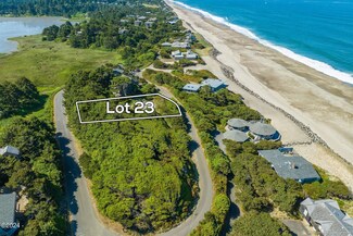 23 Spouting Whale Ln, Glenedenbeach, OR 97388