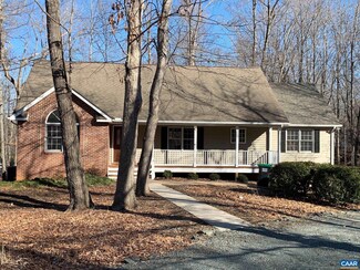 15 Horseback Ln, Palmyra, VA 22963