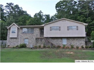 844 Sherwood Forest Dr, Birmingham, AL 35235