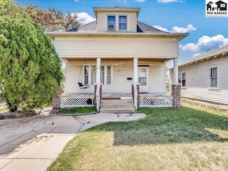 321 E Avenue A, Hutchinson, KS 67501