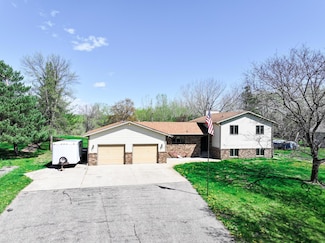 2819 Crestwood Dr NE, Alexandria, MN 56308