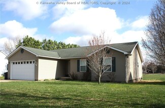 110 Clubhouse Dr, Evans, WV 25241