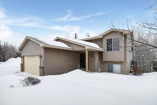980 Iris Ct S, Cambridge, MN 55008