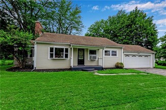 4362 Lake Ave, Lockport, NY 14094