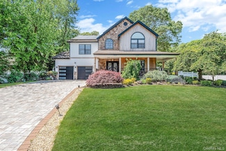 8 Hamilton Place, Lake Grove, NY 11755