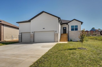 2116 N Bradbury Ln, Ozark, MO 65721