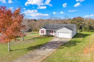 304 Walkers Ridge Rd, Shelby, NC 28152