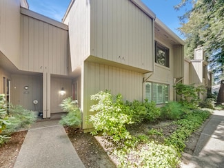 22 Adelphi Ct, Sacramento, CA 95825