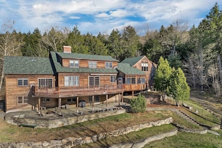 423 Taft Family Rd, Hartford, VT 05001