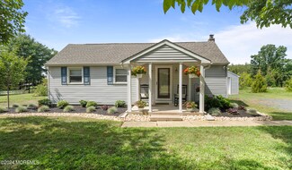 821 Pinehurst Rd, Plumsted, NJ 08533