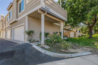 31373 The Old Rd Unit E, Castaic, CA 91384