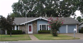 11701 Southridge Dr, Little Rock, AR 72212