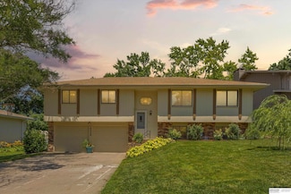 10536 Spaulding Cir, Omaha, NE 68134