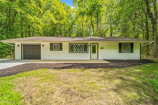 2086 S Park Ln, Roaming Shores, OH 44084