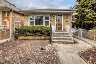 4712 N Kennicott Ave, Chicago, IL 60630