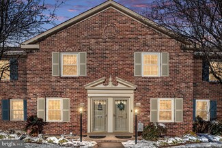 8404 Penshurst Dr Unit 585, Springfield, VA 22152