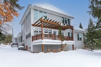 18 1st Ave, Methuen, MA 01844