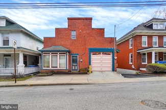 13 S Main St, Seven Valleys, PA 17360