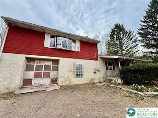 9162 Pond Rd, East Greenville, PA 18041