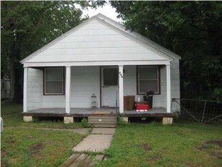 221 S Perry St, Howard, KS 67349