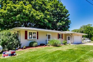 54578 Love Ln, Eau Claire, MI 49111