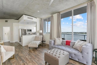 300 S Australian Ave Unit 1007, West Palm Beach, FL 33401