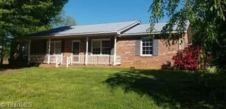876 Lakeview Dr, Dobson, NC 27017