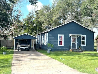 113 Shimek St, El Campo, TX 77437