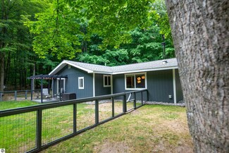 7534 N Maple Valley Rd NE, Mancelona, MI 49659