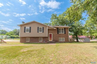605 Mountain St NE, Jacksonville, AL 36265