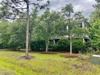 127 Royal Tern Dr, Hampstead, NC 28443