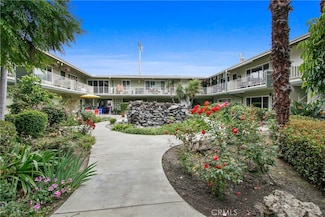 939 E Appleton St Unit 8, Long Beach, CA 90802