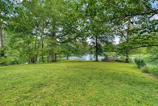9727 Petersburg Rd, Evansville, IN 47725
