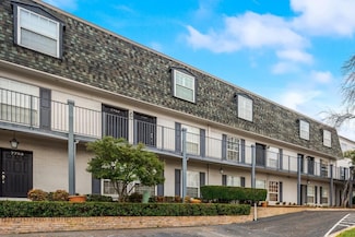 7759 Royal Ln, Dallas, TX 75230