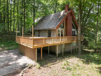 5343 Golfview Dr, Bellaire, MI 49615