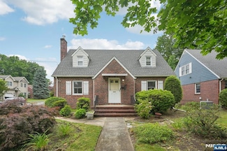 215 E Main St, Bergenfield, NJ 07621
