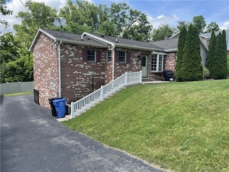 10240 Roseway Blvd, Irwin, PA 15642