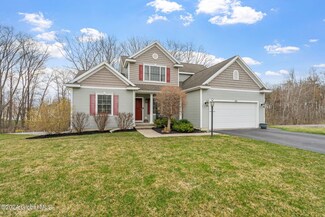 128 Fieldstone Dr, Schenectady, NY 12304