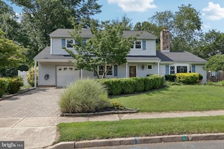 8 Coates Rd, Allentown, NJ 08501