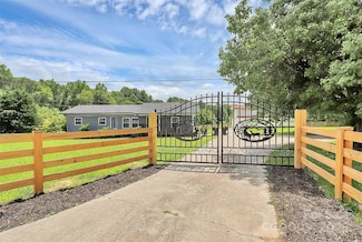 117 Autumn Woods Dr, Kings Mountain, NC 28086