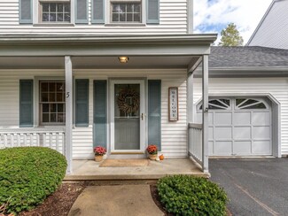 5 Perkins Dr, Essex Junction, VT 05452