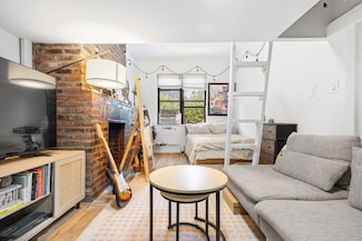307 W 29th St Unit 4-B, New York, NY 10001
