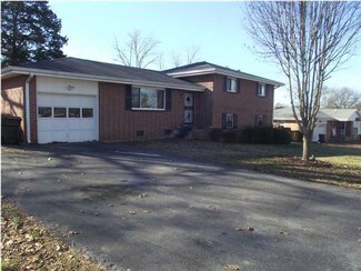 49 Stuart Rd, Fort Oglethorpe, GA 30742