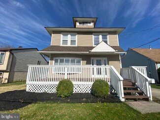 320 E Stafford Ave, Laurel Springs, NJ 08021