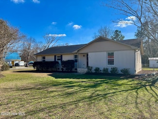 123 Marlboro Farms Rd, Rocky Point, NC 28457