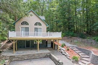 230 Camelot Shore Dr, Farmington, NH 03835