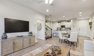 654 Sandiford Ct, Mansfield, TX 76063