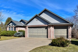 1517 River Dr S, Wabasha, MN 55981