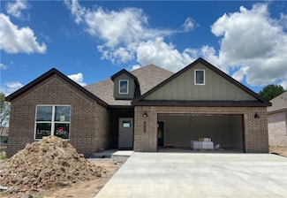 2306 N Lexington St, Siloam Springs, AR 72761